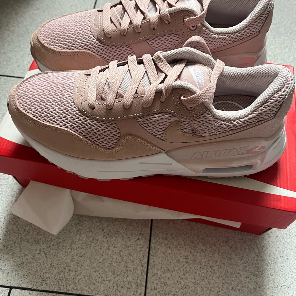 Women’s Nike Air Max System size 8 and a half pink